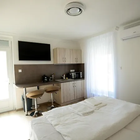 Marko Vendeghaz Apartman *