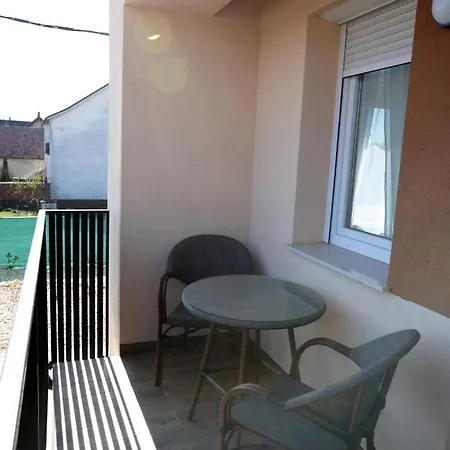 Marko Vendeghaz Apartman *