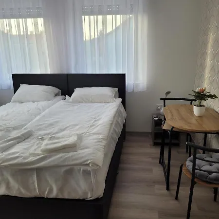Marko Vendeghaz Apartman *