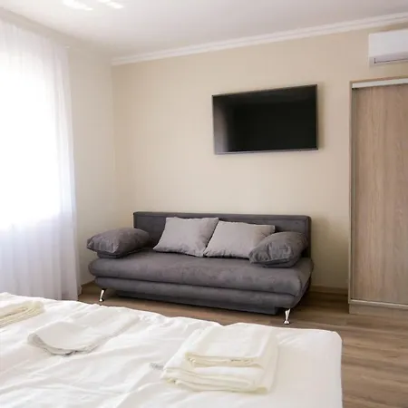 Marko Vendeghaz Apartment *