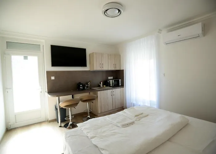 Marko Vendeghaz Apartament *